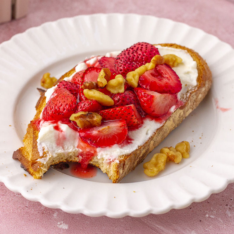 Roasted Strawberries Ricotta Toast (Low FODMAP & Gluten-Free)