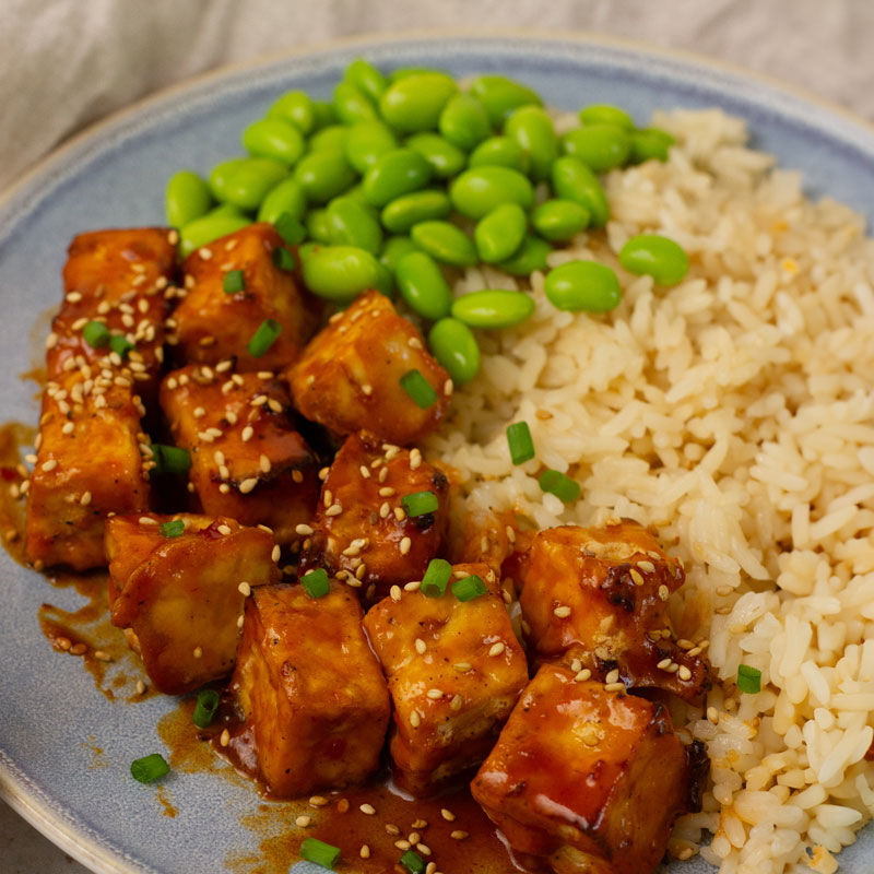 Low FODMAP General Tso's Tofu Bowls